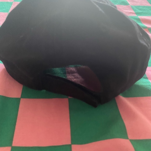 SpongeBob SquarePants Black and Yellow Surfboard Hat - Picture 4 of 5